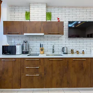 Big Jacuzzi , Sauna , Khreshchatyk Apartment